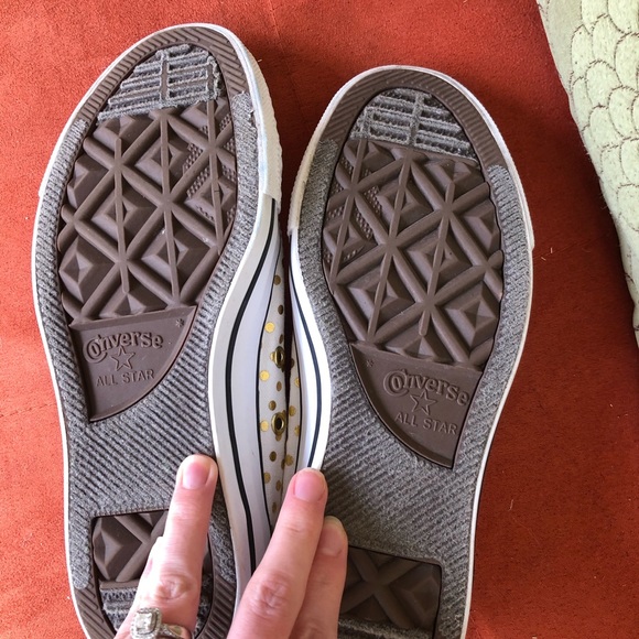 Bright white converse with gold polka dots 🐰 - Picture 4 of 6